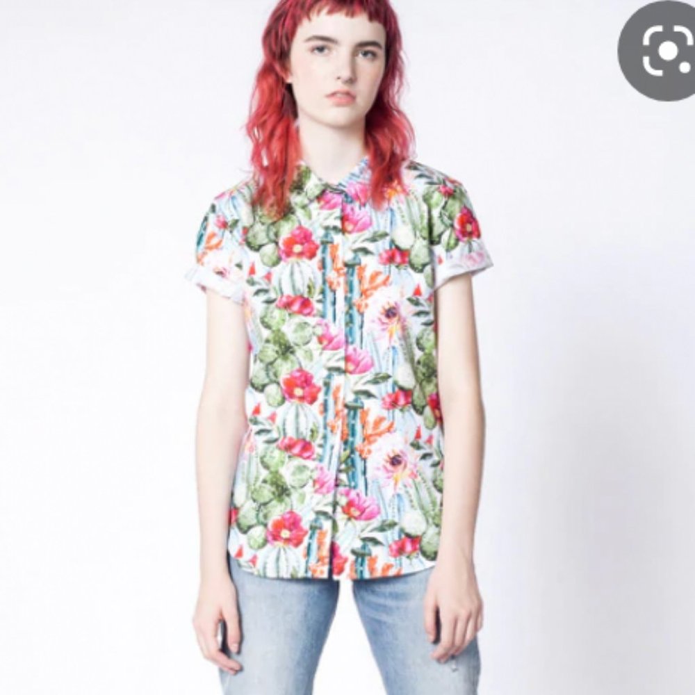 Wildfang The Ultimate WF Cactus Bloom Button Up -Size L